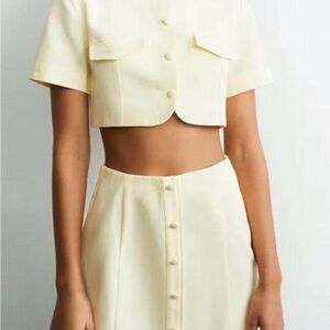 Zara butter yellow matchin set
Blouse and skirt